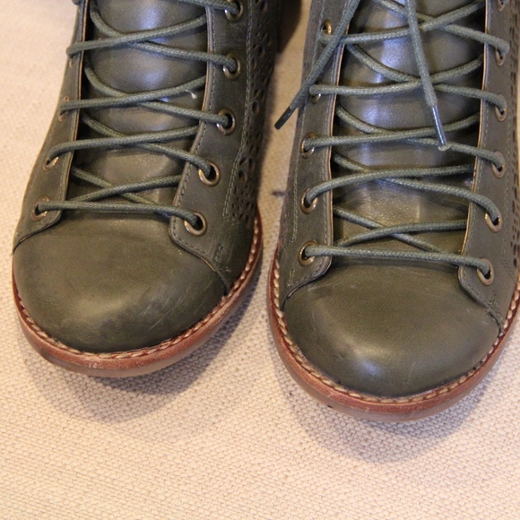 Jeffrey Campbell Rilla Boots in Moss Green - Picture 5 of 8